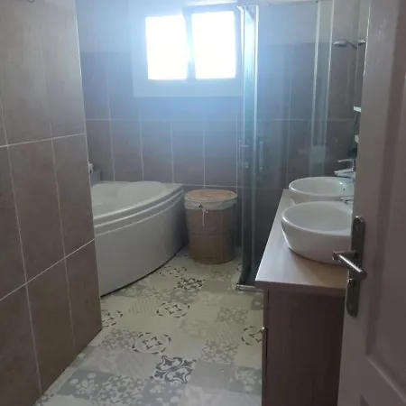 Maison Avec Piscine Holiday home Lesparre-Medoc
